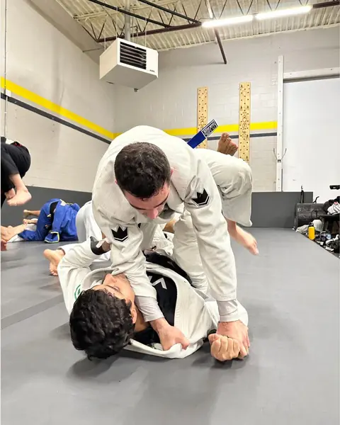 Guard pass in the gi